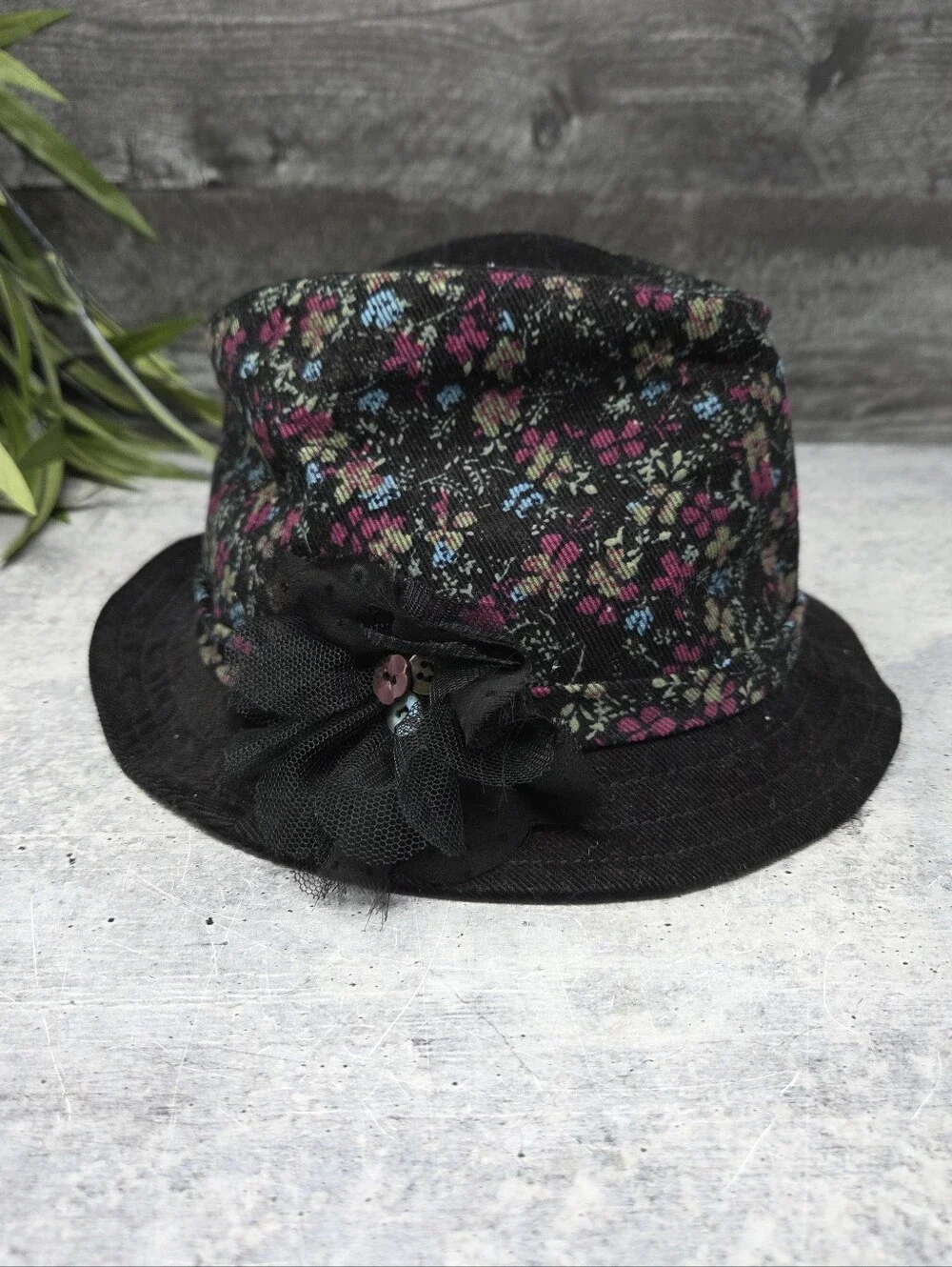 Black Multicolor Floral Print Short-Brimmed Fedora Hat Mesh Flower Accent